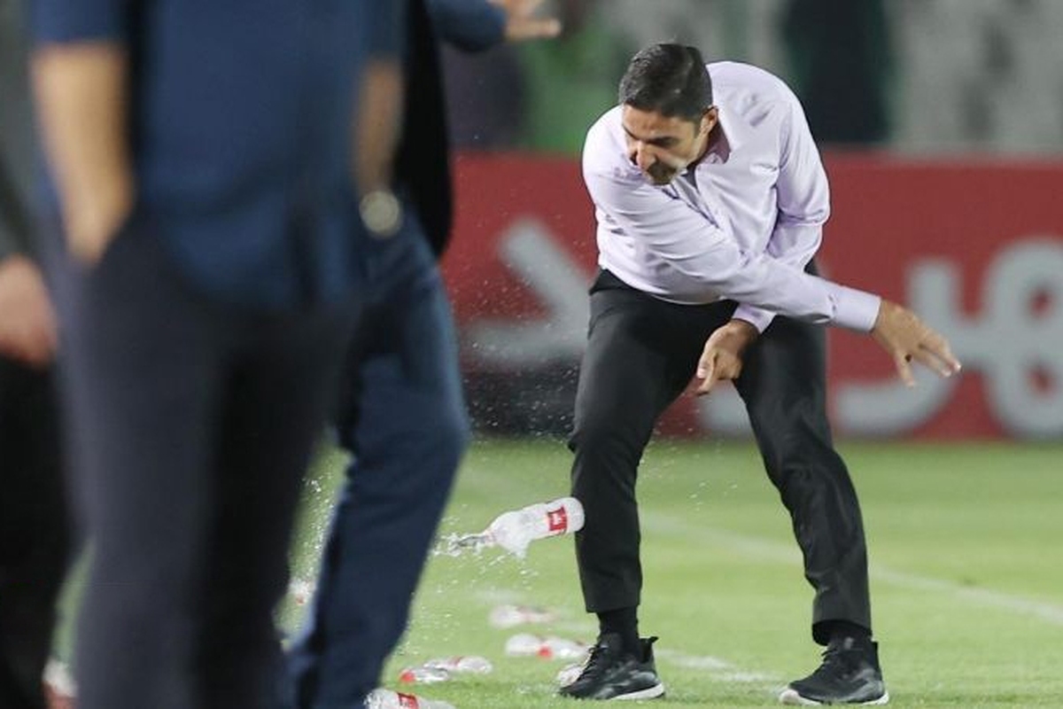 حرف‌های متفاوت هاشمیان در رختکن پرسپولیس