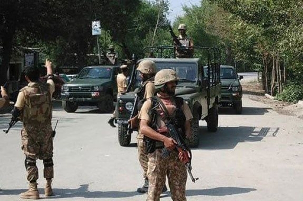 دولت پاکستان به دنبال افزایش حملات شبه‌نظامیان و کمین مرگبار اخیر علیه نیرو‌های امنیتی، منع رفت‌وآمد جزئی را در منطقه مرزی وزیرستان جنوبی اعمال کرد.