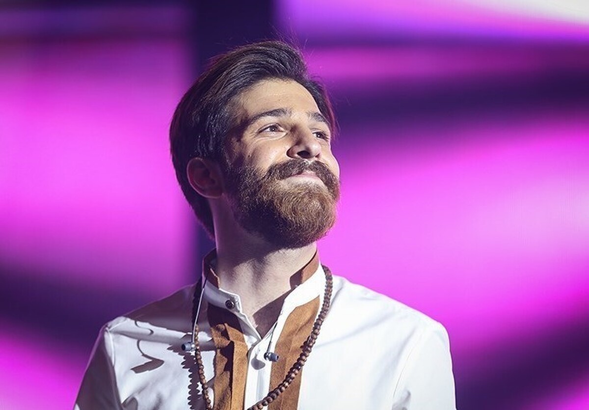 رضا بهرام، خواننده پاپ، با حضور در بیمارستان از حمید هیراد عیادت کرد. هیراد که مدتی است با بیماری سخت دست و پنجه نرم می‌کند، این روزها روند درمانی خود را در بیمارستان پیگیری می‌کند. هیراد در حاشیه این ملاقات از پیگیری مراحل درمانی و امید به بهبود کامل سخن گفت.