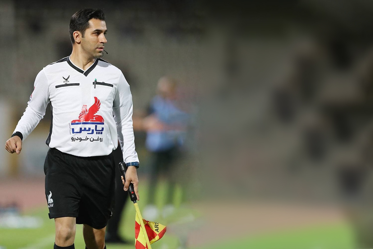 داور مشهدی فوتبال ایران در کوبل مسابقه تیم‌های هوادار و پارس جنوبی جم قرار گرفت.