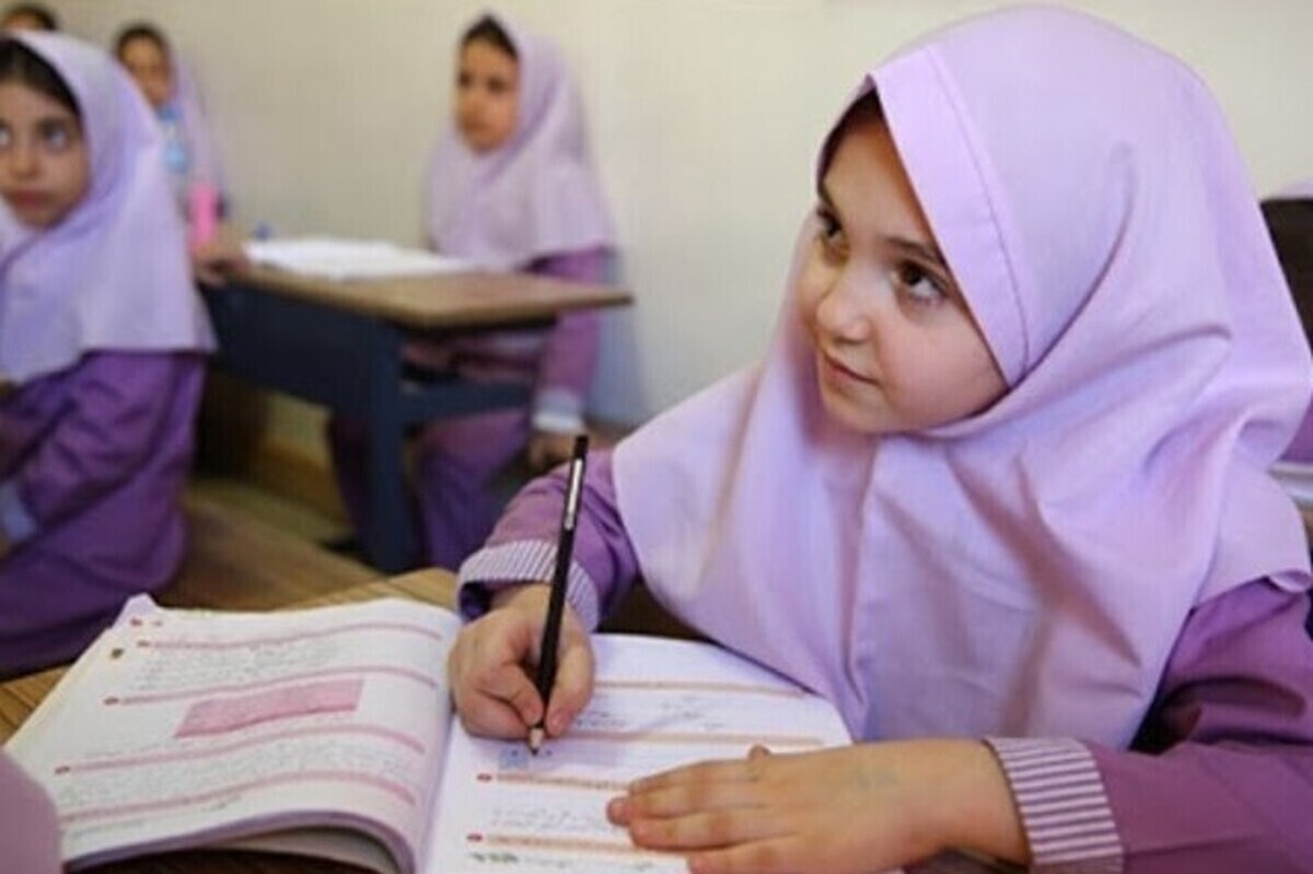 معاون آموزش ابتدایی وزارت آموزش و پرورش گفت: فعالیت‌ها و تمرین‌هایی که به دانش‌آموزان داده می‌شود باید به گونه‌ای طراحی شود که علاوه بر افزایش مهارت‌های آنان، موجب خستگی و دلزدگی نشود.