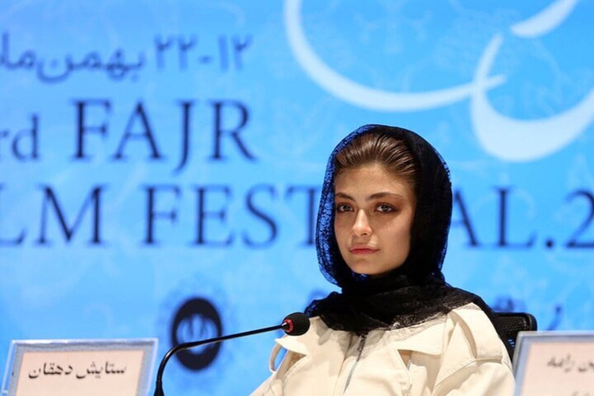 ستایش دهقان با اشاره به اینکه پنج ساله بوده که در سریال«سرزمین مادری» بازی کرده و زمان پخش آن بعد از ۱۰ سال حس عجیبی داشته است؛ از تجربه بازی در «شکارگاه» و «چشم بادومی» گفت.