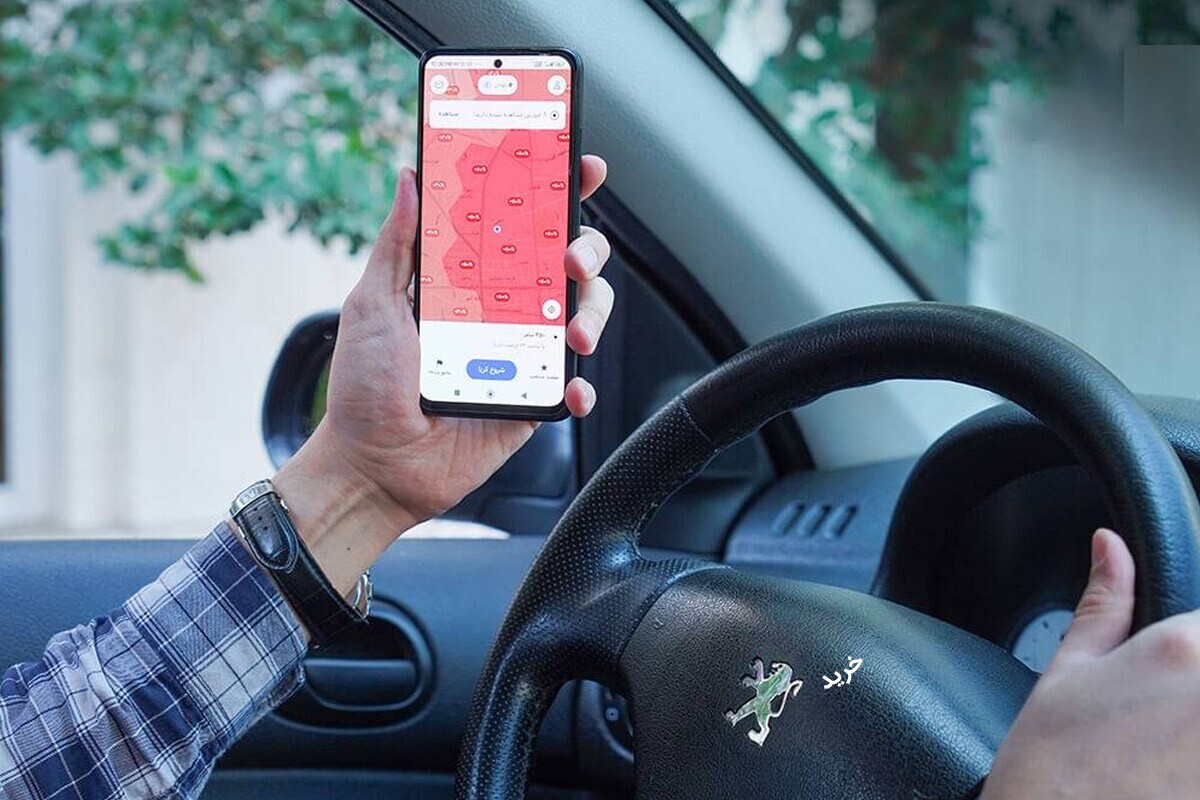 معاون وزیر ارتباطات به تارگی توضیحاتی درباره مرجع صدور مجوز تاکسی‌های اینترنتی ارائه کرده است.