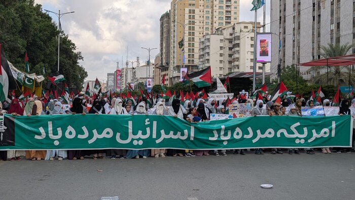 راهپیمایی میلیونی حامیان فلسطین در کراچی پاکستان + فیلم و عکس (۱۳ مهر ۱۴۰۴) راهپیمایی میلیونی حامیان فلسطین در کراچی پاکستان + فیلم و عکس (۱۳ مهر ۱۴۰۴)