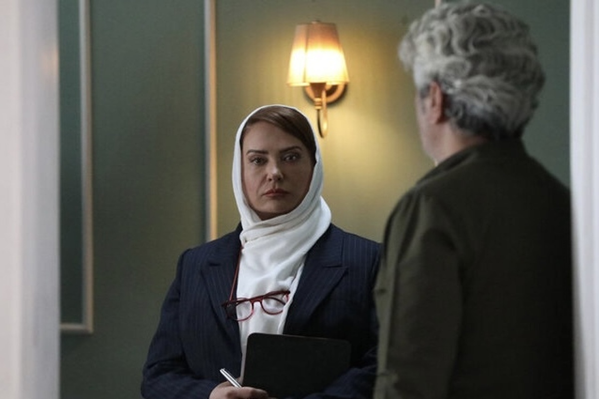 سریال «نقاب»، با روایتی سایکودرام و پرداختی تخصصی به موضوع بیماری‌های روانی، به‌زودی در شبکه نمایش خانگی منتشر می‌شود.