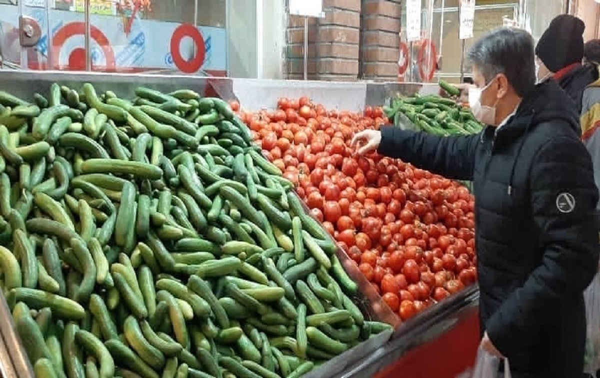 اتحادیه بارفروشان مشهد قیمت انواع میوه و صیفی‌جات به صورت عمده‌فروشی در میادین تره‌بار را اعلام کرد.