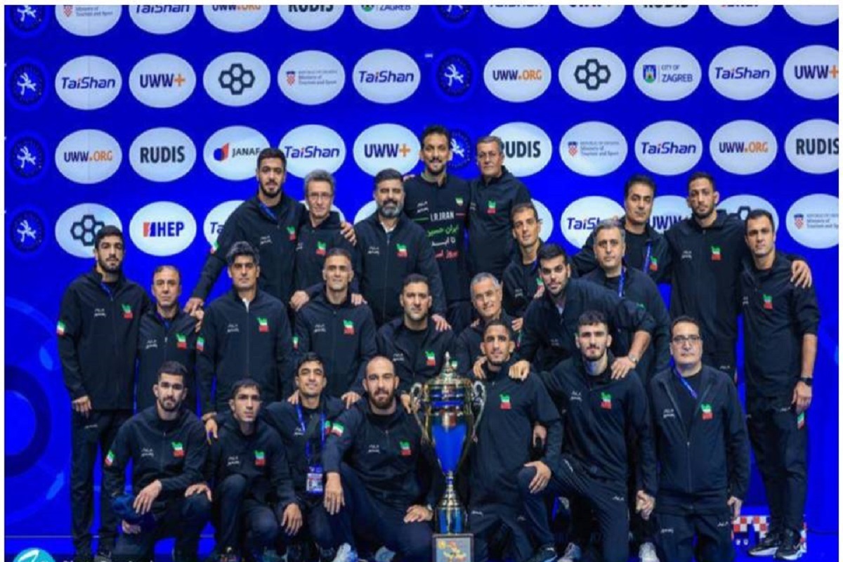 قهرمانان تیم ملی کشتی جمهوری اسلامی ایران به حرم مطهر امام‌رضا(ع) مشرف شدند