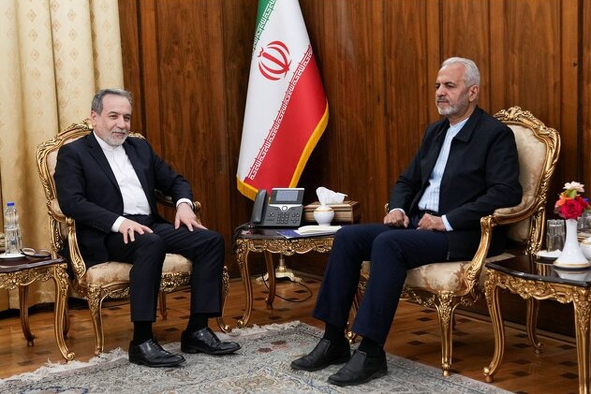 «علیرضا بیکدلی»، سرپرست سفارت جمهوری اسلامی ایران در کابل، روز یکشنبه با «سیدعباس عراقچی»، وزیر امور خارجه، دیدار و گفت‌و‌گو کرد.