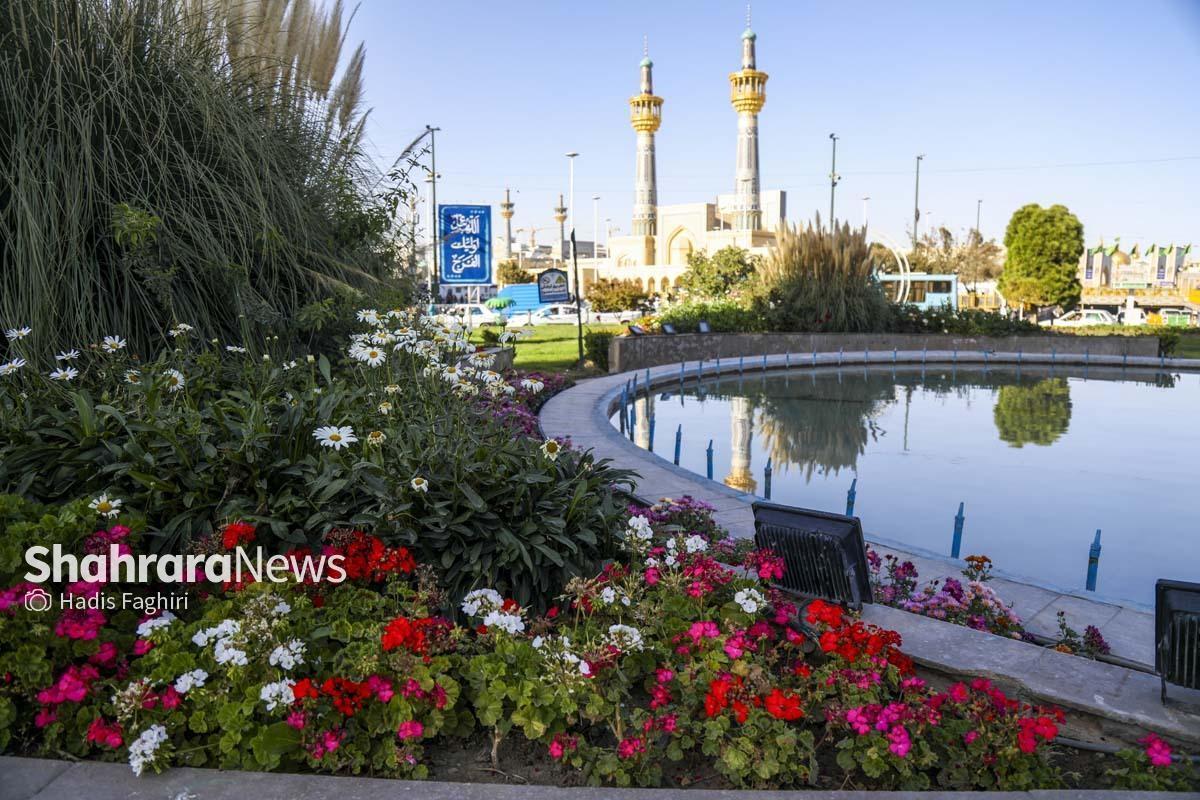 درحالی‌که با آغاز پاییز همه شهر‌ها رنگ سبز و نارنجی می‌گیرند، حال‌و‌هوا و سرسبزی بهار و تابستان در مشهد قرار است با کاشت ۲‌میلیون بوته گل و انواع گونه‌های گیاهی پاییزی حفظ شود.