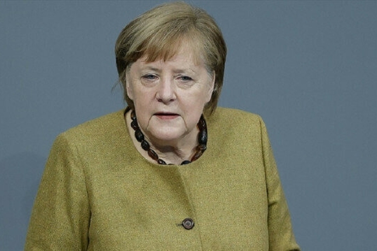 صدراعظم سابق آلمان، لهستان و کشور‌های بالتیک را به خاطر حمله ولادیمیر پوتین به اوکراین سرزنش کرد.