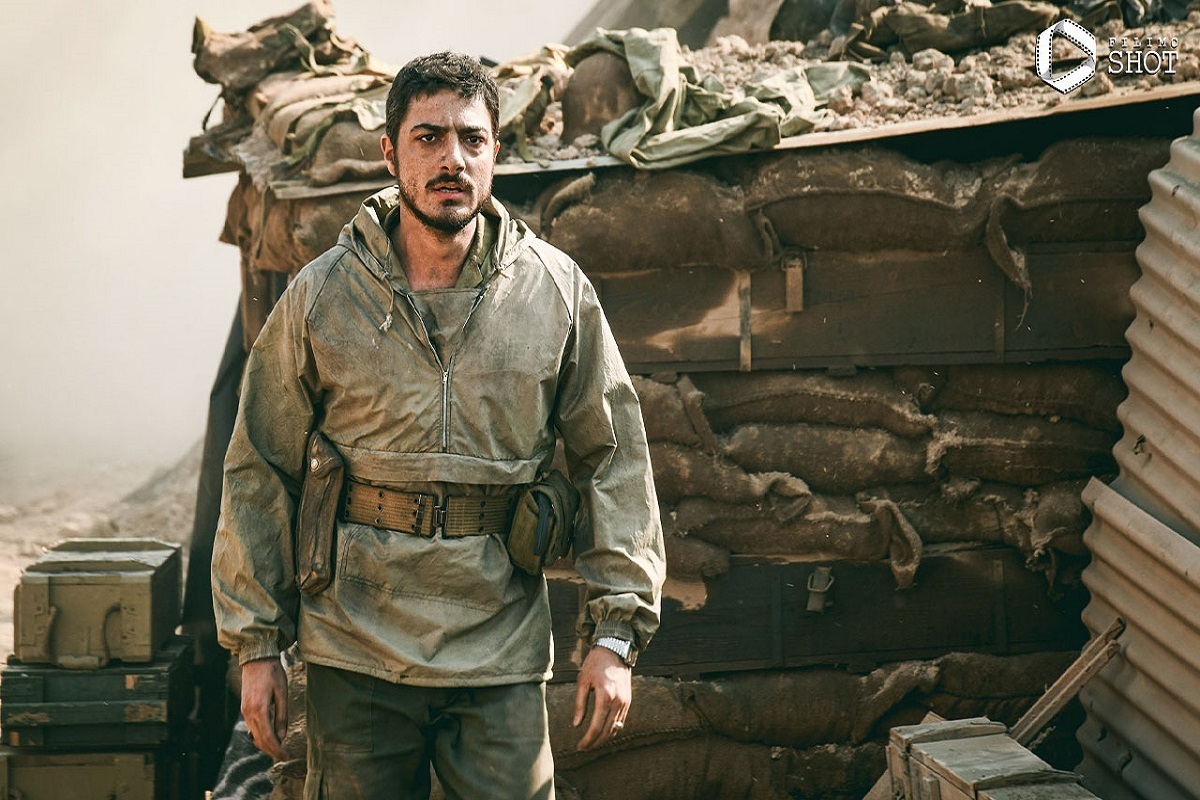 در آستانه اکران فیلم سینمایی «مجنون»، پوستر رسمی این اثر سینمایی که روایتی حماسی دارد، رونمایی شد.