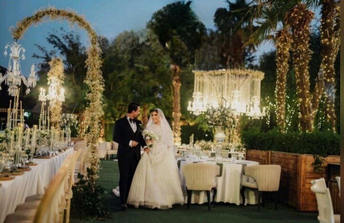 ماجرا‌ها و واکنش به جشن ازدواج متین ستوده و کامران تفتی بعد از گذشت روز‌ها همچنان در شبکه‌های اجتماعی ادامه دارد و با انتقاد قابل توجه کاربران ایرانی همراه شده است.