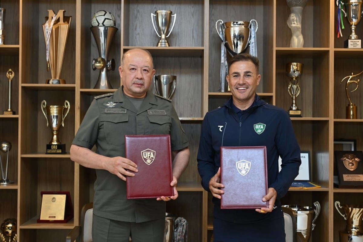 فدراسیون فوتبال ازبکستان با انتشار بیانیه‌ای رسمی، از قرارداد با قهرمان جهان ۲۰۰۶ و برنده توپ طلای همان سال برای هدایت تیم ملی خبر داد.