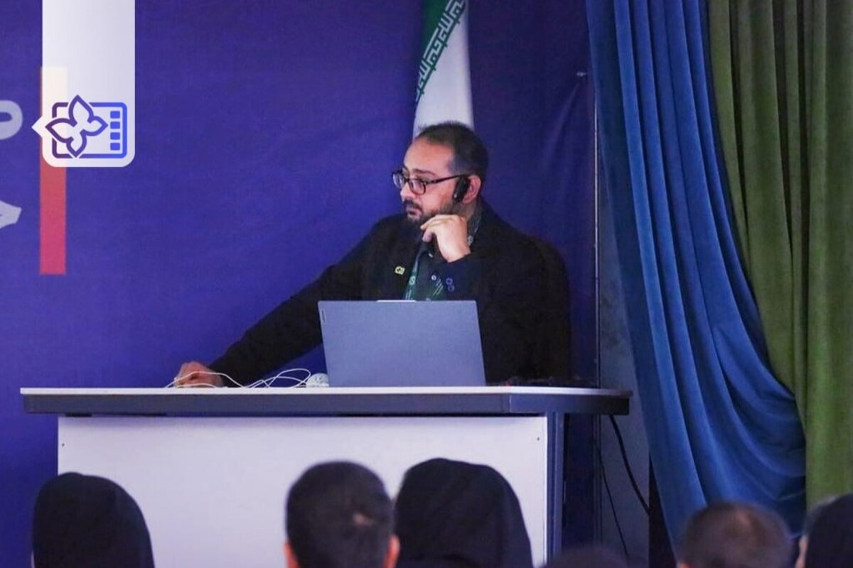 انس احسان انیماتور اهل عراق با اشاره به طراحی شخصیت و کاراکتر در انیمیشن توصیه کرد هیچ گاه از هوش مصنوعی استفاده نشود چون خلاقیت را می گیرد.