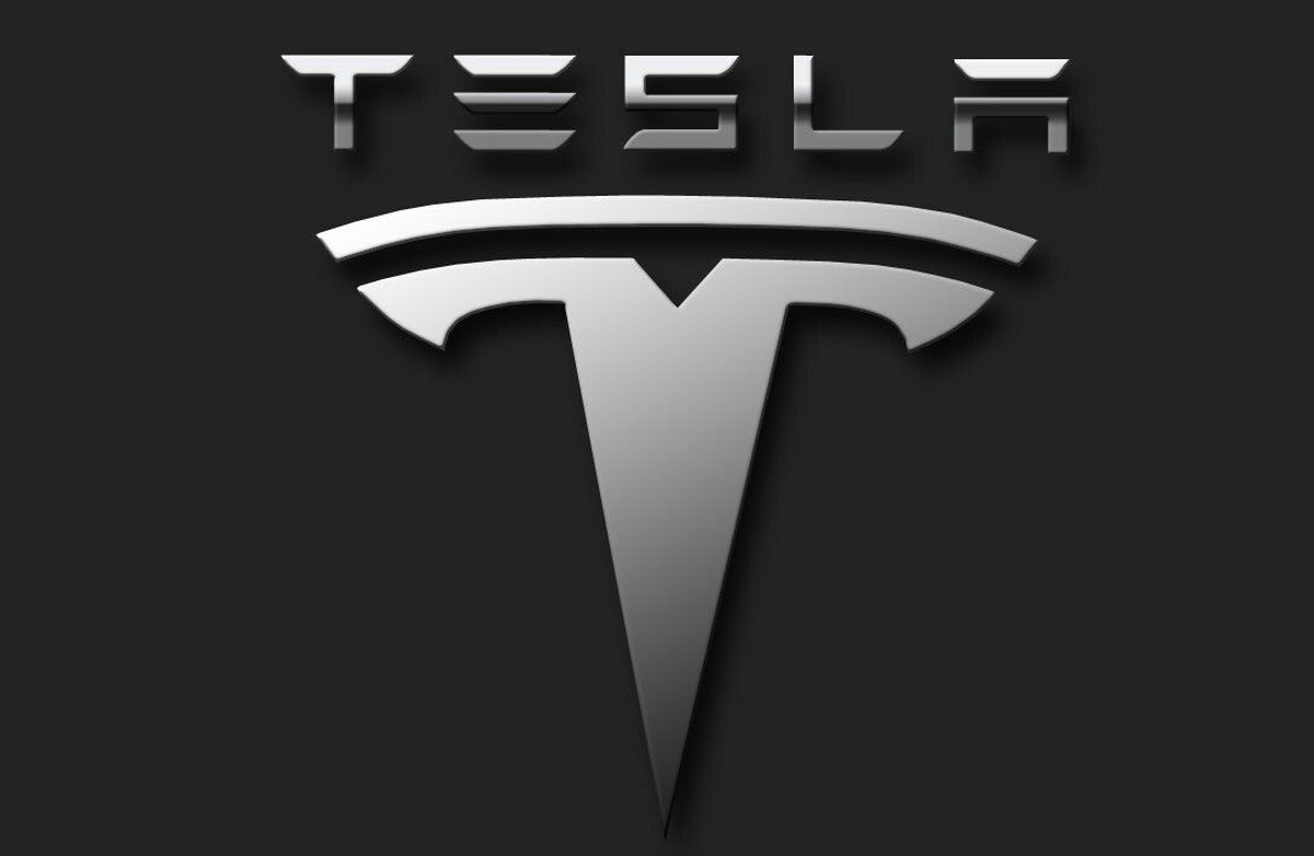 تیزر جدید کمپانی تسلا: رونمایی احتمالی رودستر نسل جدید یا مدل اقتصادی ارزان‌قیمت؟