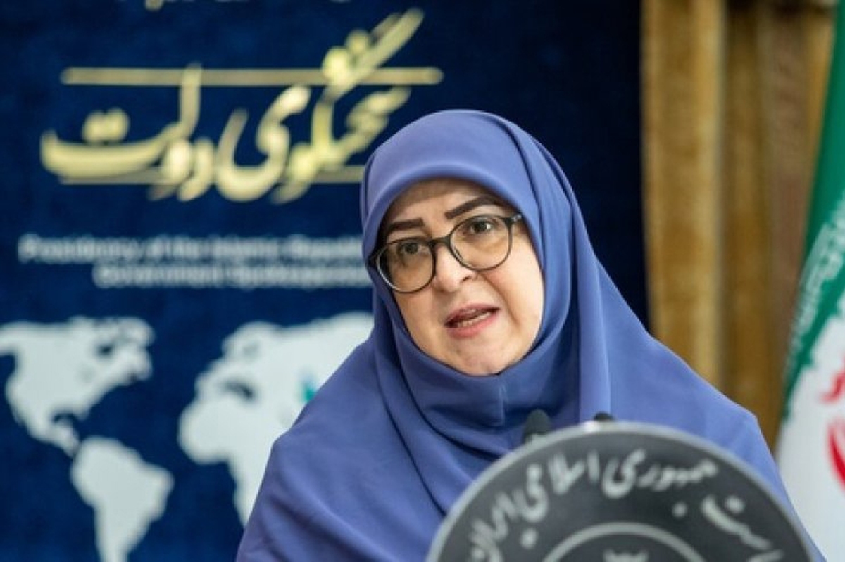 نشست سخنگوی دولت به دلیل بد شدن‌ حال‌ فاطمه‌ مهاجرانی قطع شد.