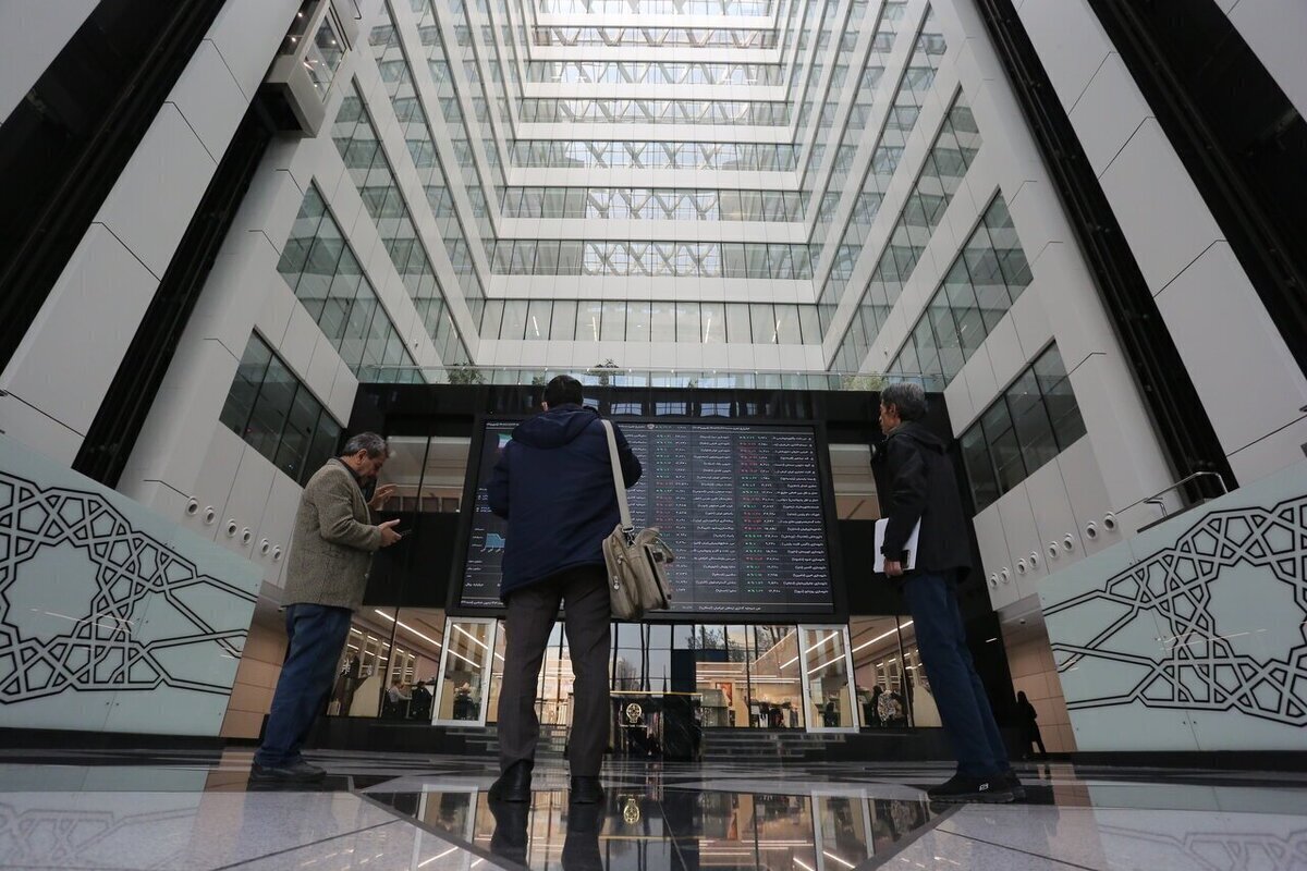 حجت‌الله صیدی، رئیس سازمان بورس، گفت: پیش‌بینی می‌شود با توجه به عملکرد شرکت‌ها، بازار سرمایه در نیمه دوم سال ۱۴۰۴، بازدهی بهتری داشته باشد.