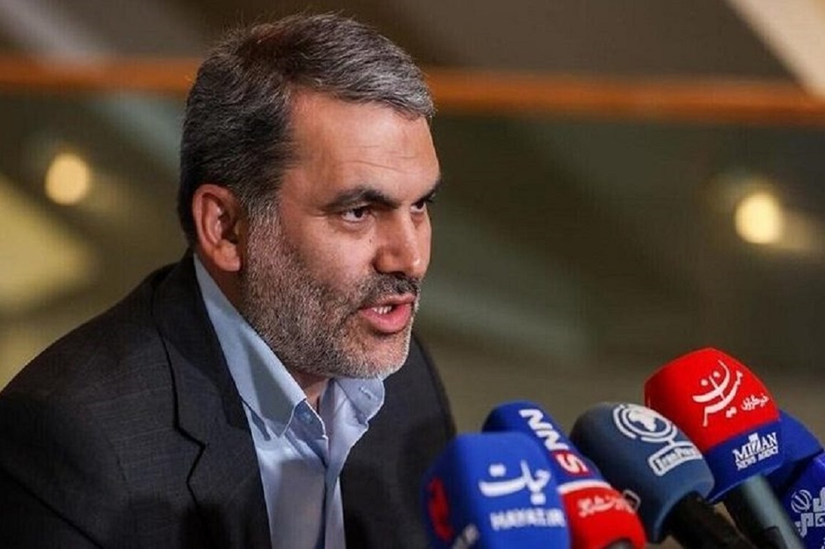 عضو کمیسیون برنامه، بودجه و محاسبات مجلس شورای اسلامی گفت: راهکار جلوگیری از تورم توزیع اسکناس یا ضرب سکه نیست و اقدامات بانک مرکزی در جهت منافع یک جمعیت محدود رانت‌خوار تمام می‌شود.