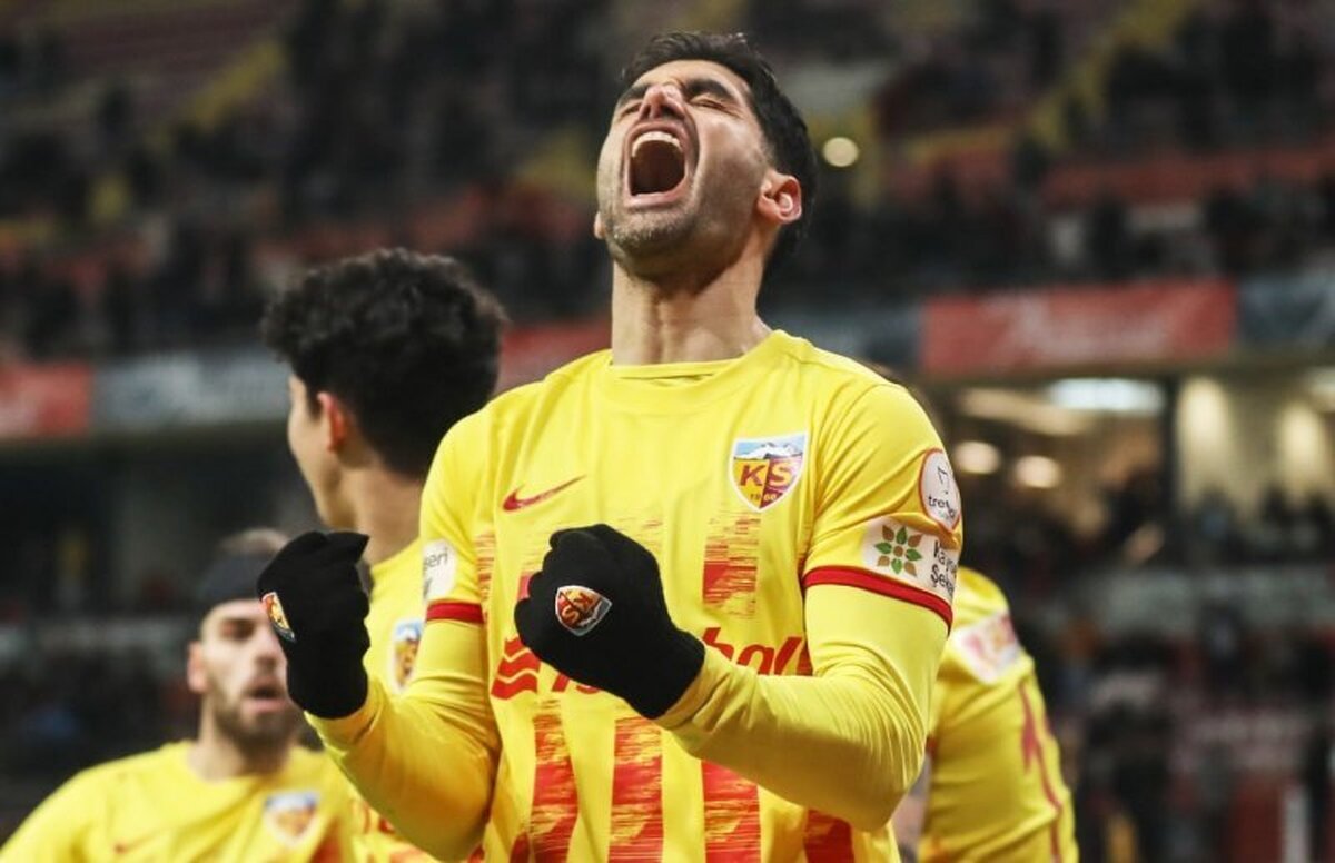 خبر بد برای علی کریمی