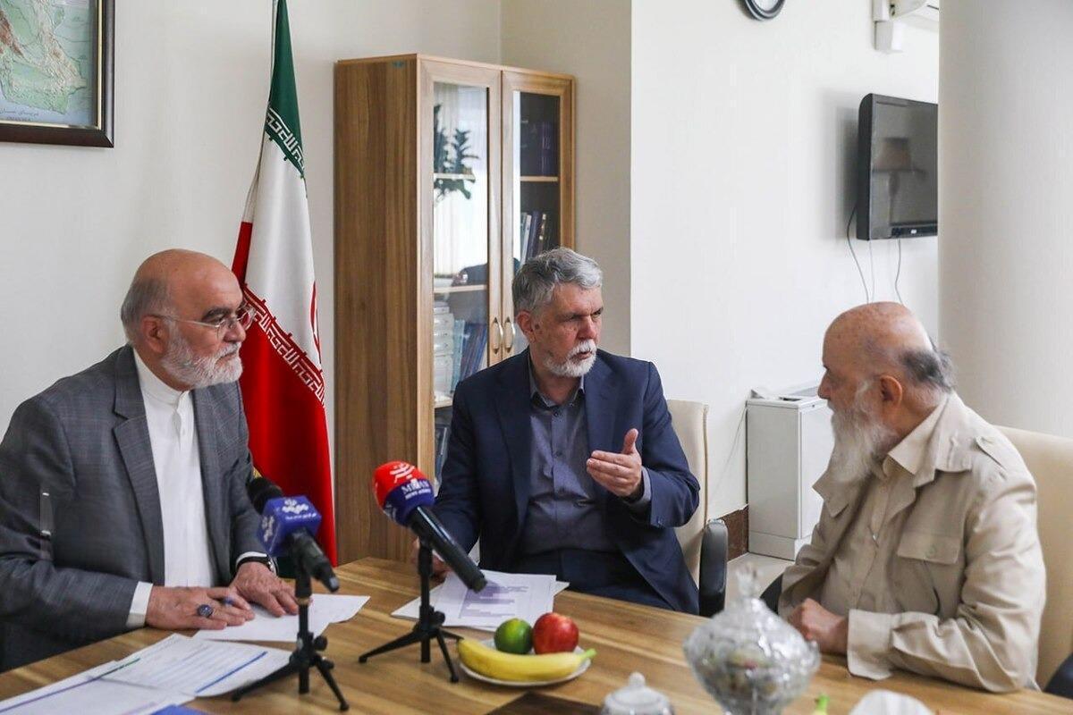 اعضای جدید هیأت منصفه دادگاه مطبوعات و سیاسی تهران با حضور نماینده قوه قضاییه و وزیر فرهنگ و ارشاد اسلامی معرفی شدند.