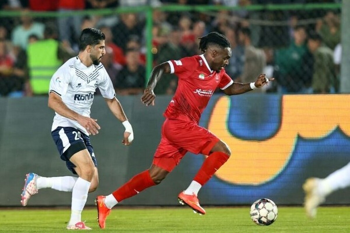 پرسپولیس این روزها با حواشی زیادی دست و پنجه نرم می‌کند، از عملکرد ضعیف بازیکنان تا جایگاه متزلزل هاشمیان.