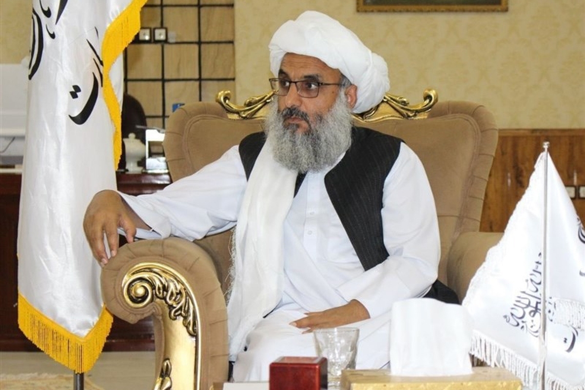 والی طالبان در هرات در دیدار با جمعی از واردکنندگان سوخت و نمایندگان اتحادیه جایگاه‌های عرضه سوخت، بر تسهیل روند واردات محصولات نفتی و بهره‌برداری مؤثر از ظرفیت راه‌آهن خواف–هرات تأکید کرد.