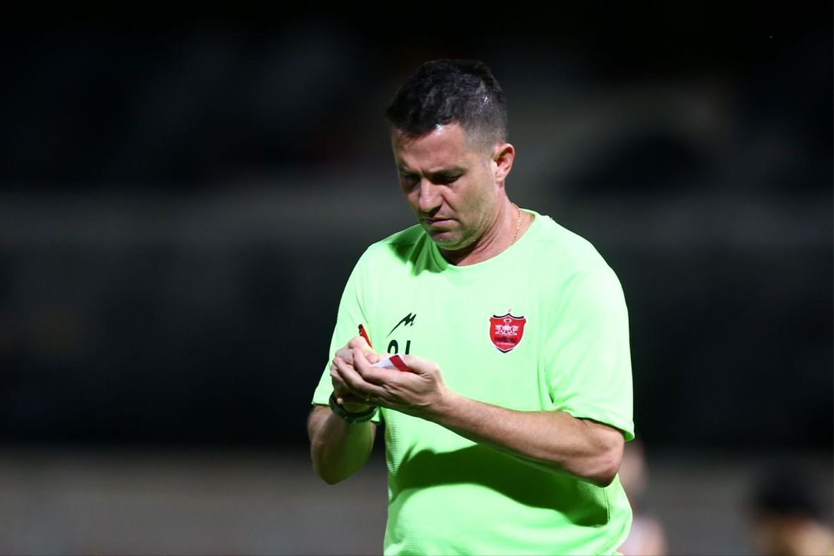 اوسمار، سرمربی سابق پرسپولیس که به‌تازگی از تیم بوریرام تایلند جدا شده است، قصدی برای بازگشت به ایران و احتمالا قبول مربیگری پرسپولیس ندارد.