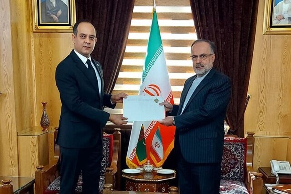 سرکنسول جدید ترکمنستان با تسلیم رونوشت روانامه خود به رئیس دفتر نمایندگی وزارت امور خارجه در مشهد، فعالیت خود را آغاز کرد.