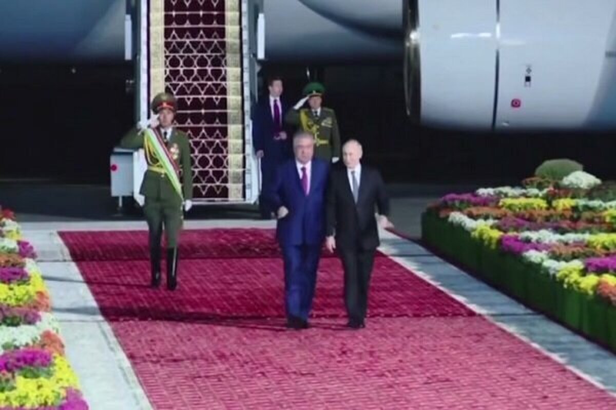 رئیس جمهور روسیه در چارچوب یک سفر رسمی ۳ روزه وارد تاجیکستان شد.