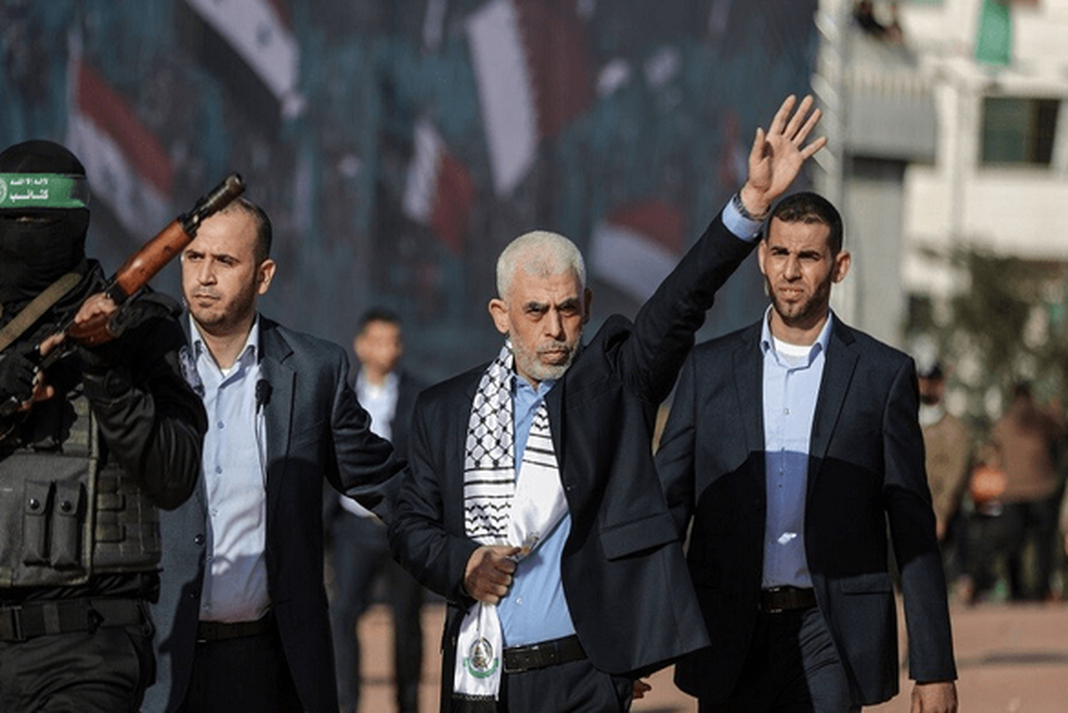 پایگاه خبری تبیان وابسته به حماس گزارش‌های منتشر شده مبنی بر درخواست این جنبش برای بازگرداندن پیکر برادران شهید یحیی و محمد السنوار در چارچوب توافق غزه را تکذیب کرد.