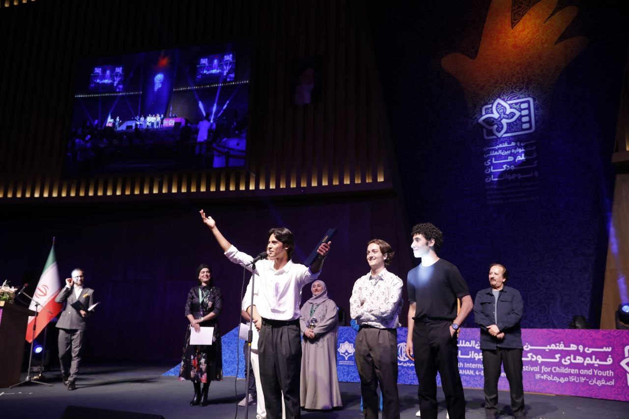 معرفی برگزیدگان جشنواره فیلمهای کودکان و نوجوانان معرفی برگزیدگان جشنواره فیلمهای کودکان و نوجوانان