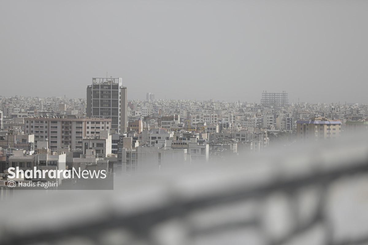 شاخص کیفیت هوای مشهد در روز پنج‌شنبه ۱۷ مهرماه با عدد  ۱۱۳ در وضعیت «ناسالم برای گروه‌های حساس» قرار گرفت و هم‌زمان با افزایش آلاینده‌ها، ایستگاه‌های سجاد و ویلا آلوده‌ترین نقاط شهر گزارش شدند.