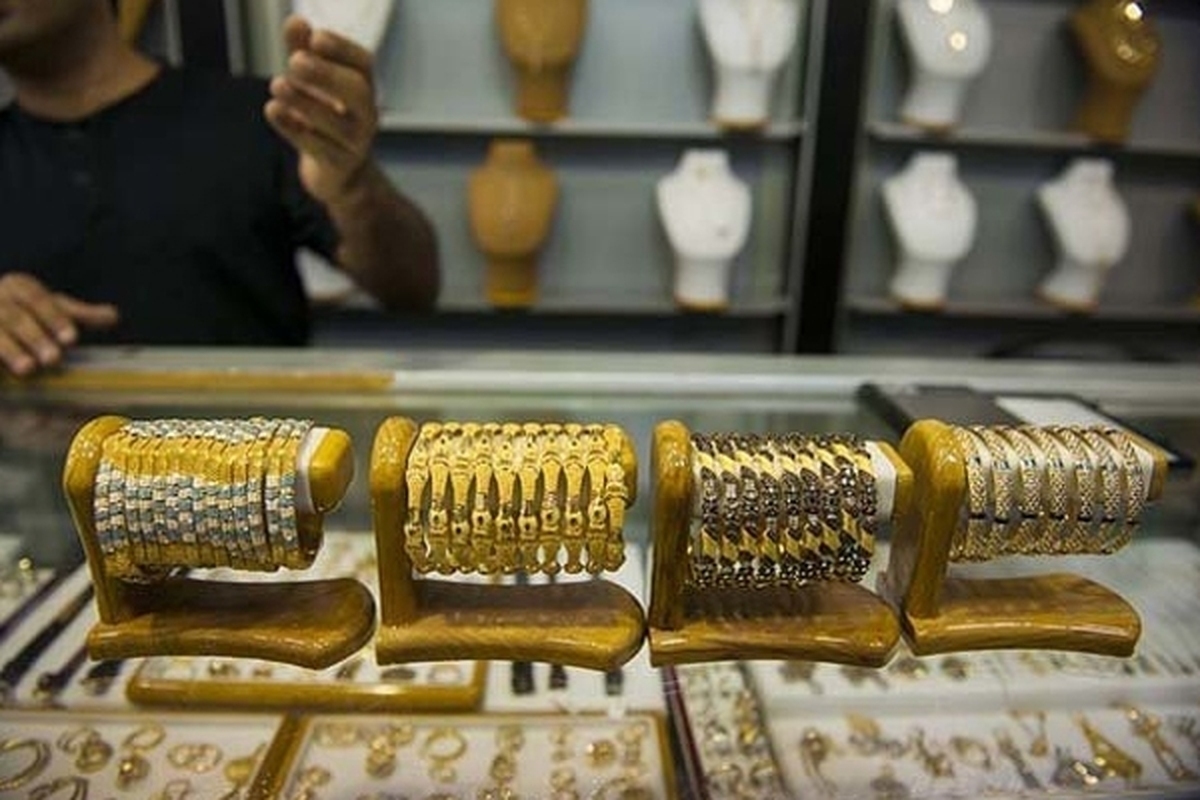 نرخ طلا با اعلام آتش‌بس اسرائیل و حماس، کاهش یافت و در ایران نیز تحت تأثیر این اتفاق، قیمت طلا روند کاهشی به خود گرفت.