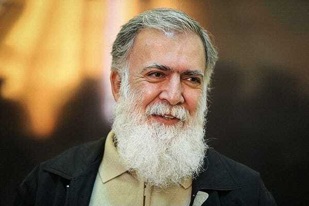 بهرام کلهرنیا برای دومین دوره متوالی دبیر جشنواره هنر‌های تجسمی فجر شد.