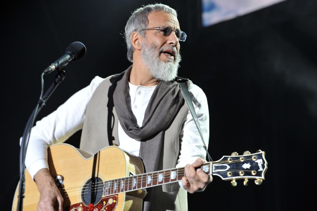 خواننده سرشناس مسلمان پس از ماه‌ها انتظار، برنامه فرهنگی خود را متوقف کرد.