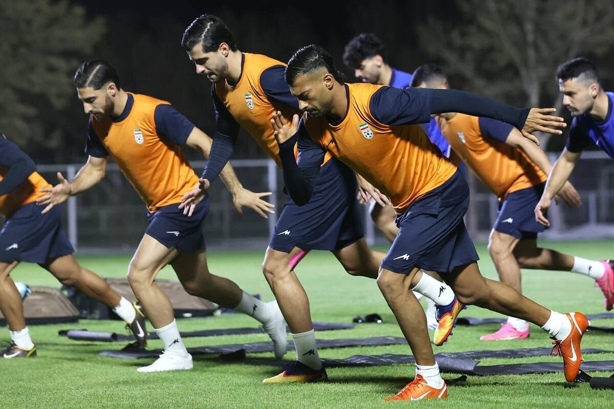 تعویض اشتباه رضاییان و حسین‌زاده در جریان بازی با تیم ملی روسیه، باعث شد تیم ملی دقایقی بعد از خروج این دو بازیکن، گل بخورد.