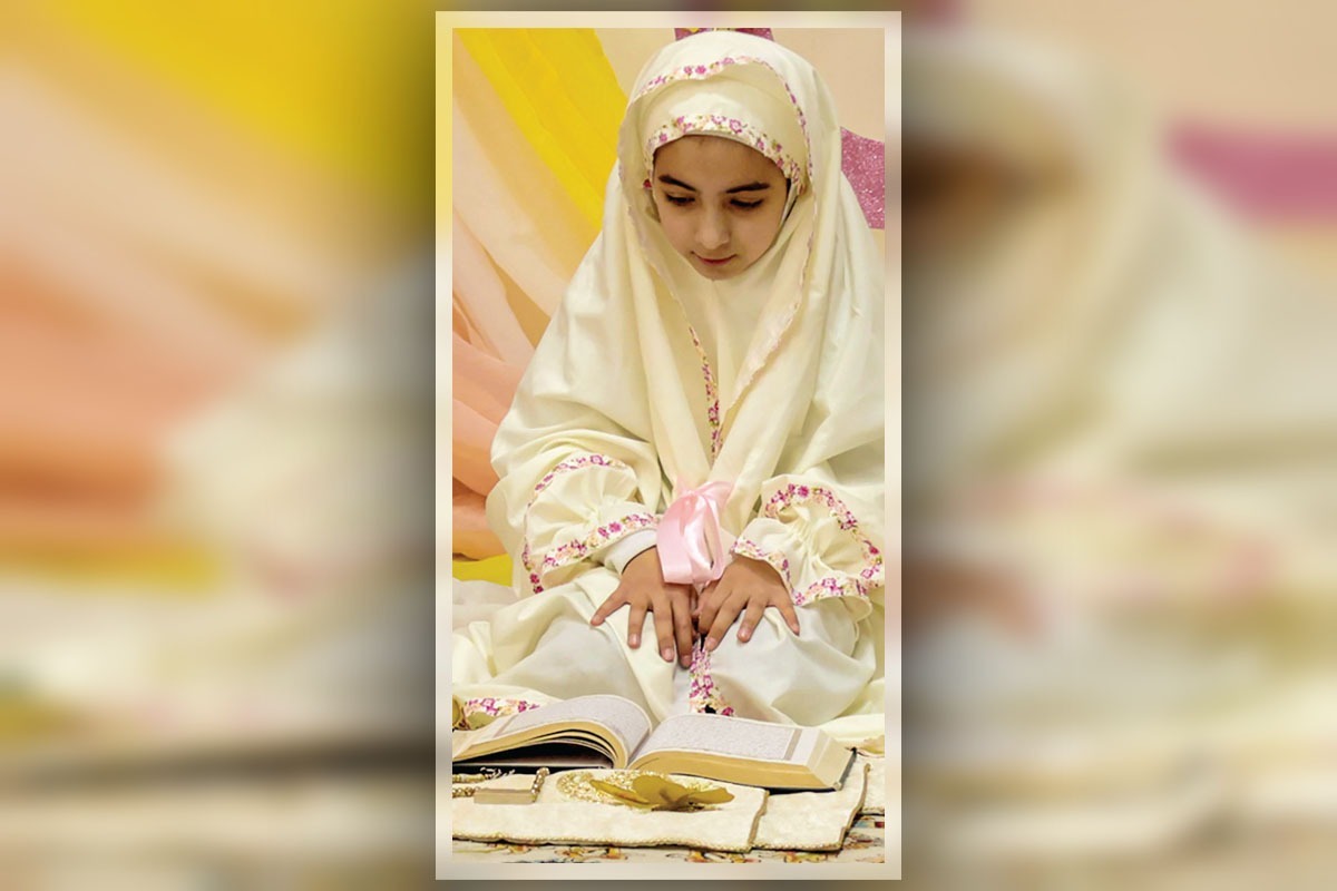 علاوه بر رفتار پدر و مادر که مهم‌ترین الگو برای فرزند است، محیط هم در علاقه‌مندی او به نماز و انس و الفتش با آن، بسیار مؤثر است.