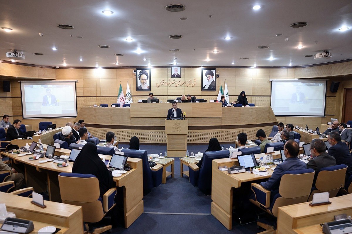 یکصدوشصت‌ودومین جلسه علنی شورای اسلامی شهر مشهد با دو دستورکار «اصلاح و تغییرنام معابر فرعی شهر به نام شهدا» و «محاسبه و تسویه مطالبات ارتش»، صبح امروز در صحن علنی شورای شهر و با حضور همه اعضا برگزار شد.