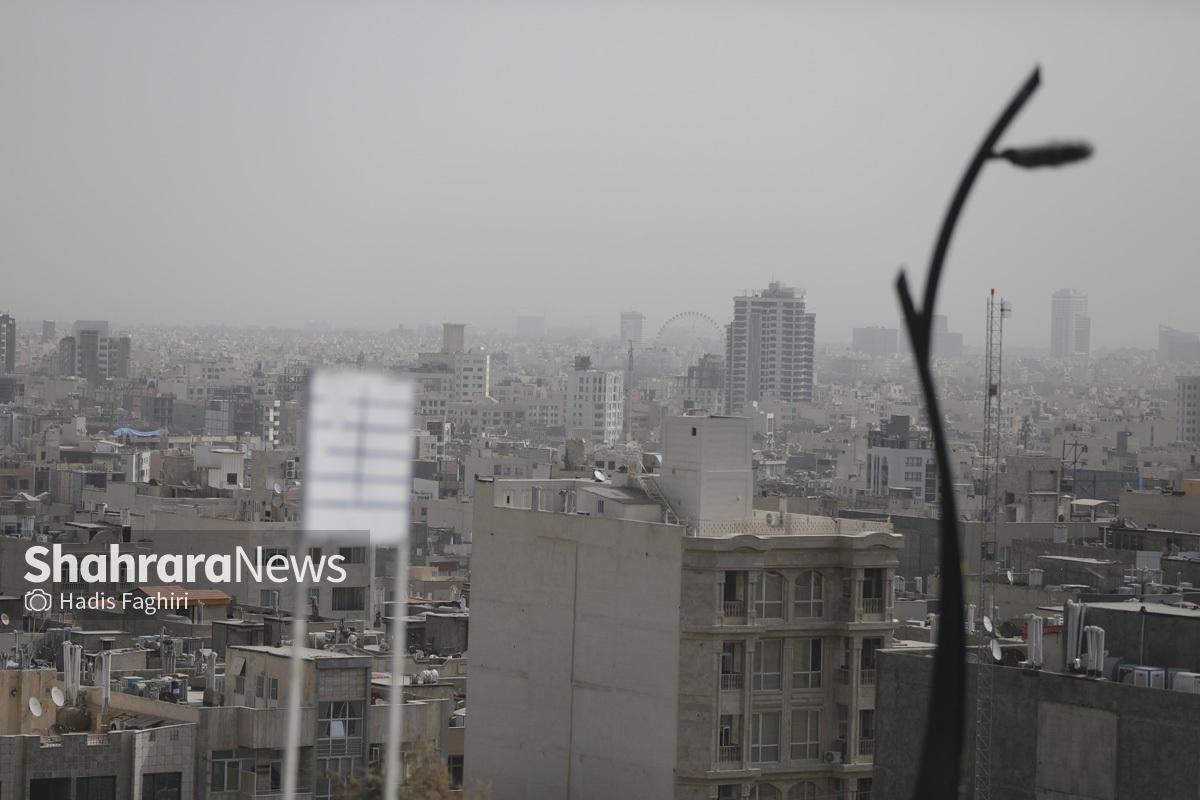 معاون محیط زیست انسانی اداره کل حفاظت محیط زیست خراسان رضوی با اشاره به صدور هشدار نارنجی از سوی اداره کل هواشناسی استان، از صدور هشدار خودمراقبتی برای شهروندان مشهدی، با توجه به شدت فزاینده آلاینده‌های گردوغبار این کلانشهر، برای روز‌های شنبه و یکشنبه خبر داد.