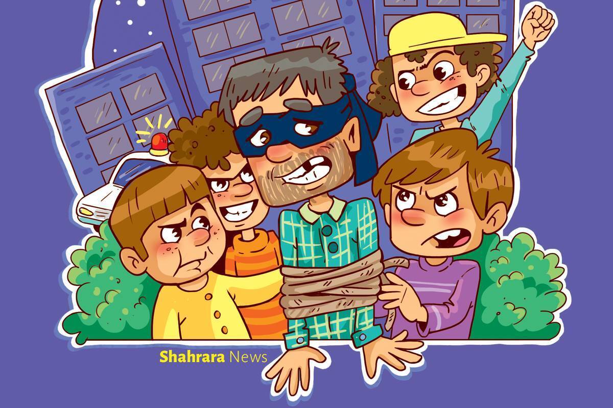 سومین دزدی در محله بود. بچه‌ها جمع شده بودند وسط حیاط مجتمع و درباره‌ی این دزدی‌ها حرف می‌زدند. مسعود گفت: ‌دزد خیلی حرفه‌ای است.