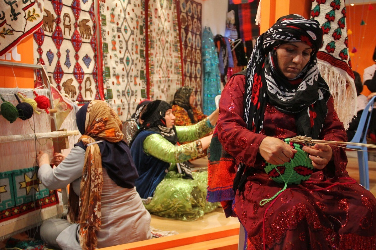 همایش زنان روستایی و عشایری، صنایع دستی و کارآفرینی پایدار، ۲۳ و ۲۴ مهرماه به میزبانی دانشگاه فردوسی مشهد برگزار می‌شود.