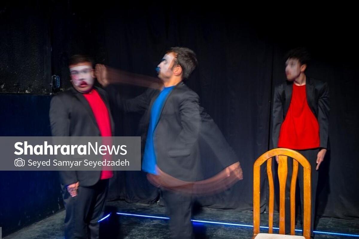 «صندلی» نمایشی است که دنیای یک بازی موبایلی را زنده کرد و پایانش همه‌چیز را به هم ریخت.