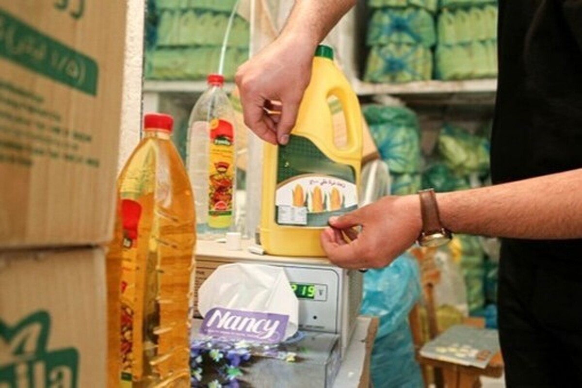 رئیس اداره نظارت و بازرسی جهاد کشاورزی مشهد، از کشف یک محموله بزرگ آرد و روغن قاچاق به ارزش تقریبی ۱۷ میلیارد و ۴۷۰ میلیون ریال در یک انبار در مشهد خبر داد.