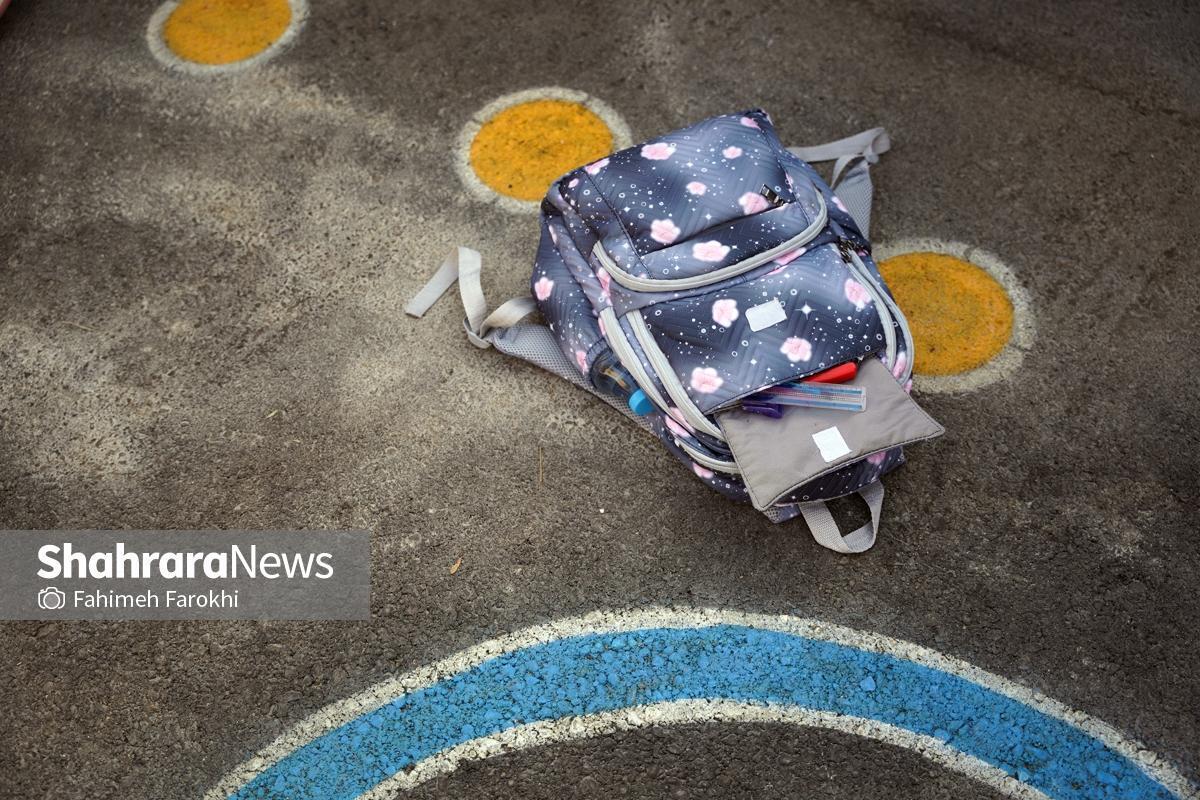 مدیرکل بهزیستی خراسان رضوی گفت: تعیین اینکه دانش‌آموز به مدرسه دولتی یا غیرانتفاعی اعزام شود، برعهده مراکز نگهداری است که براساس تمکن مالی خود تصمیم بگیرند اما به طور کلی، اکثر دانش‌آموزان بی‌سرپرست استان به‌خصوص در مقاطع پایین‌تر در مدارس غیرانتفاعی تحصیل می‌کنند.