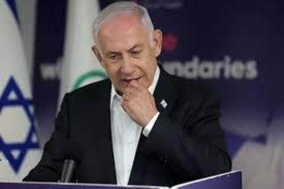 لحظه خروج سران کشورها هنگام سخنرانی جنایتکار جنگی «بنیامین نتانیاهو» در سازمان ملل را مشاهده می کنید.