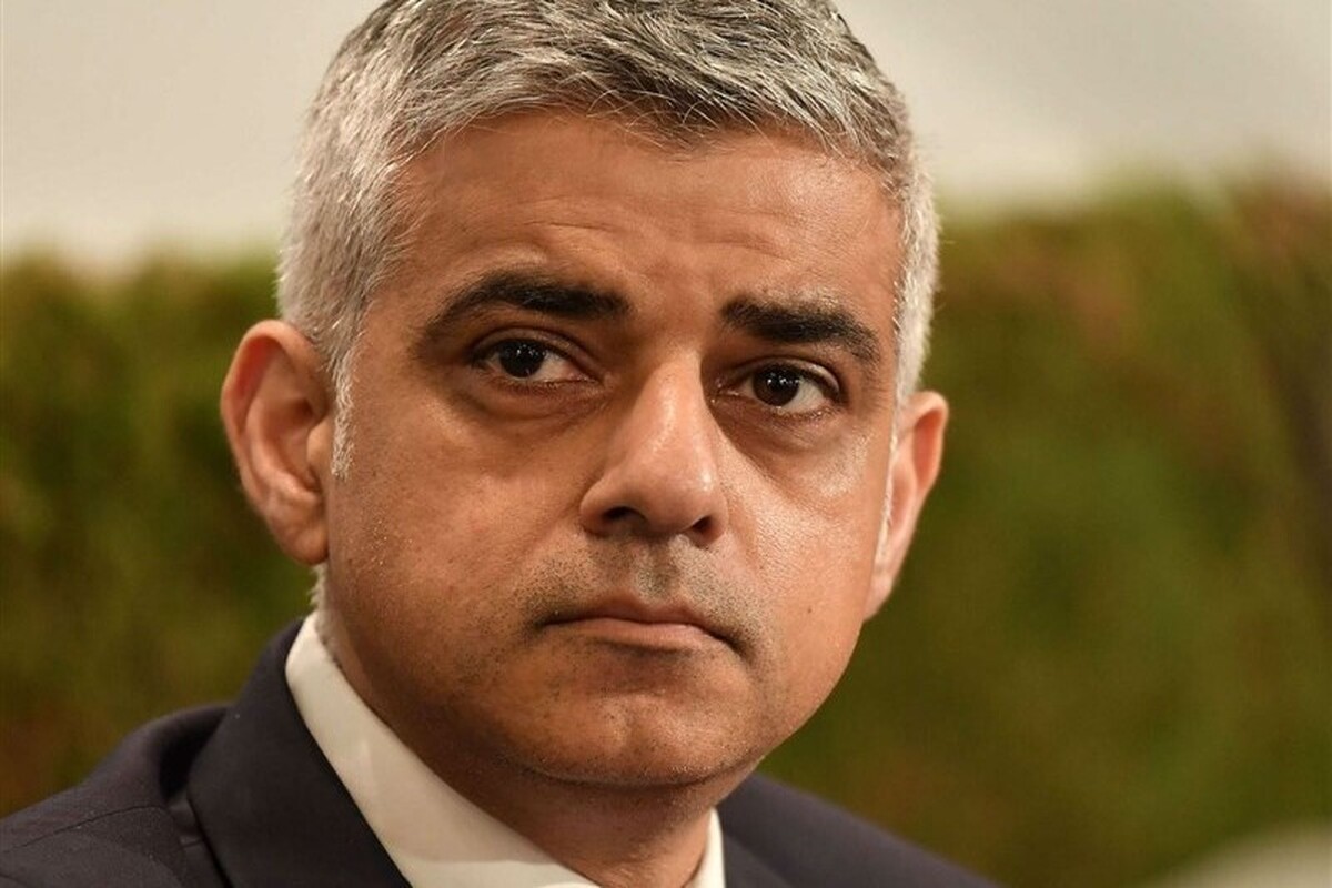 شهردار لندن در واکنش به سخنان توهین آمیز رئیس جمهور آمریکا علیه خود در مجمع عمومی سازمان ملل متحد تاکید کرد که ترامپ نشان داده که نژادپرست، جنسیت‌گرا، زن‌ستیز و اسلام‌هراس است.