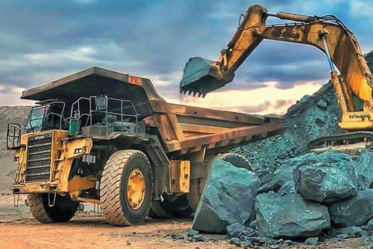 افغانستان با برخورداری از ذخایر عظیم مس، آهن، لیتیوم، طلا و سنگ‌های قیمتی، پتانسیل اقتصادی تا ۳تریلیون دلار را دارد.