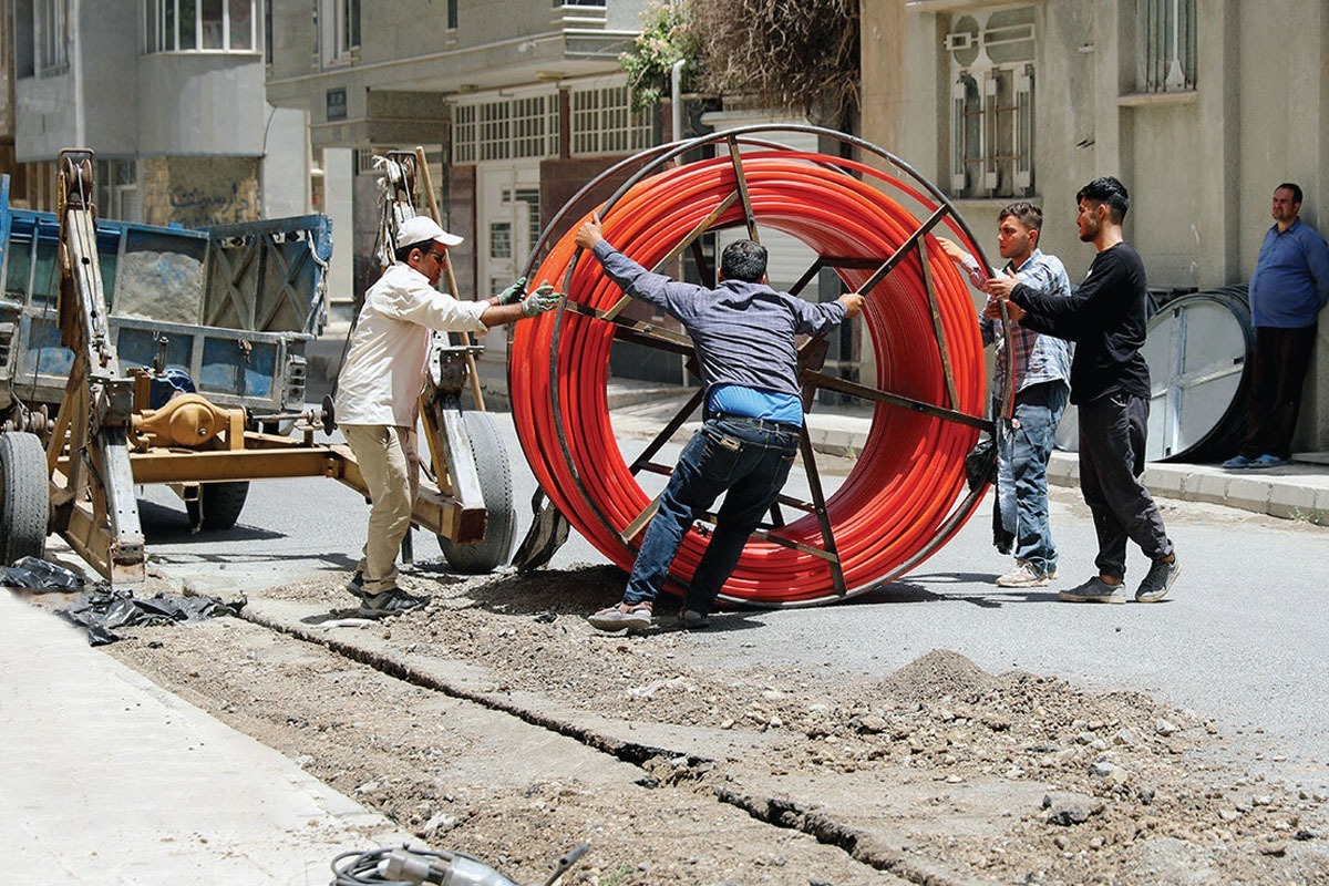 با توافق صورت گرفته در استان خراسان رضوی، سازمان فناوری اطلاعات و ارتباطات شهرداری مشهد با همراهی پنج اپراتور تلفن در تلاش هستند شبکه فیبر نوری در مناطق مختلف شهر مشهد توسعه یابد.