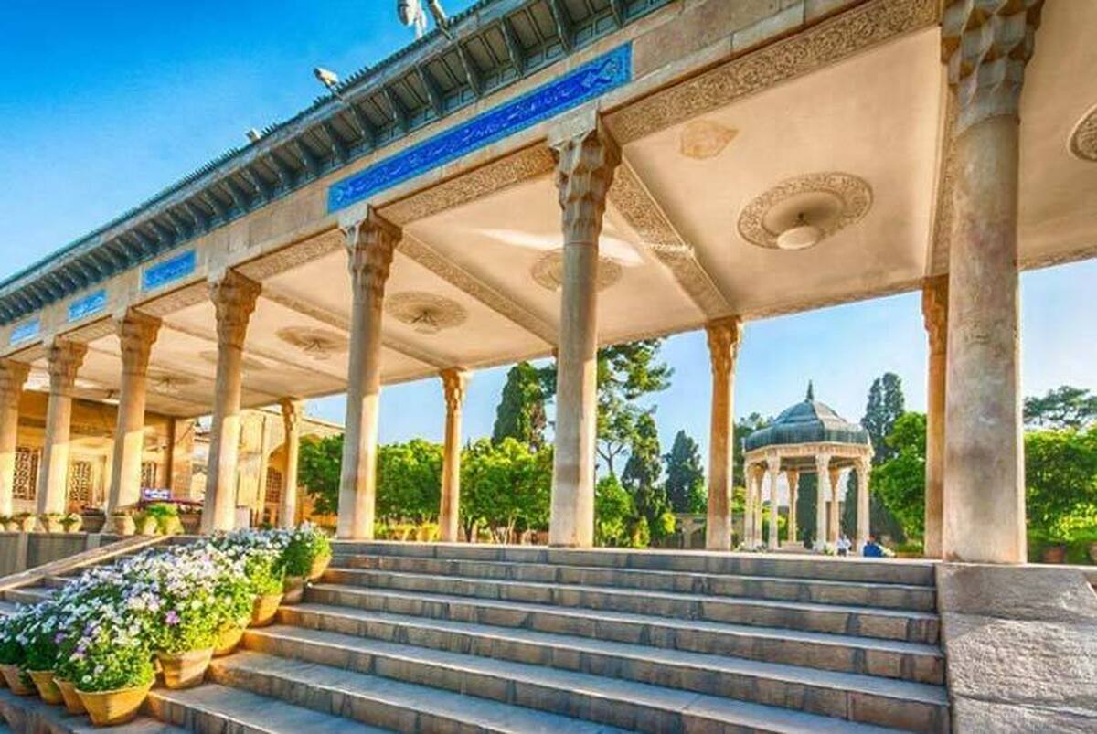 کنشگران و مرمتگران آثار تاریخی در استان فارس، وضعیت آرامگاه‌های حافظیه را وخیم ارزیابی کردند.