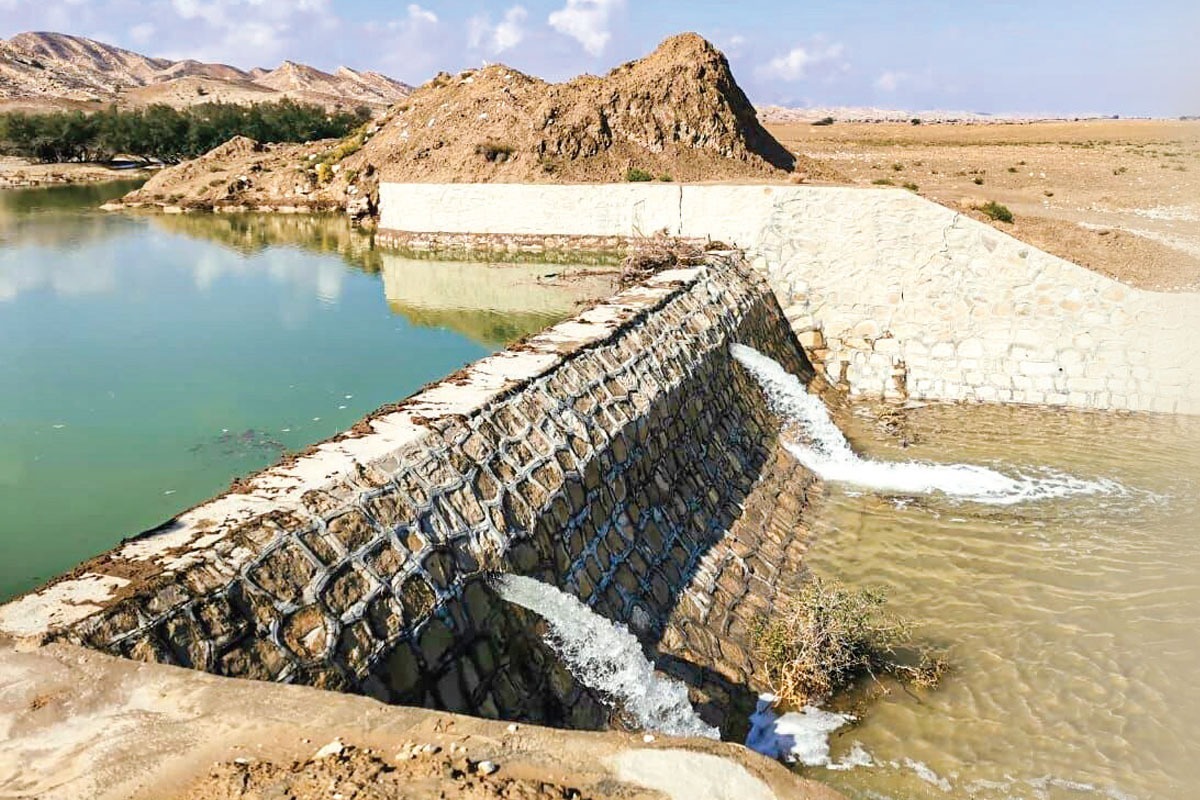 بعضی روستا‌ها توانسته‌اند سیل را مهار کنند و دیگر باران نه‌تنها قاتل محصولاتشان نشده، بلکه قنات‌هایشان را نیز سیراب کرده است. «آبخیزداری» همان سدی بود که جلوی سیلاب، قد علم کرده بود.